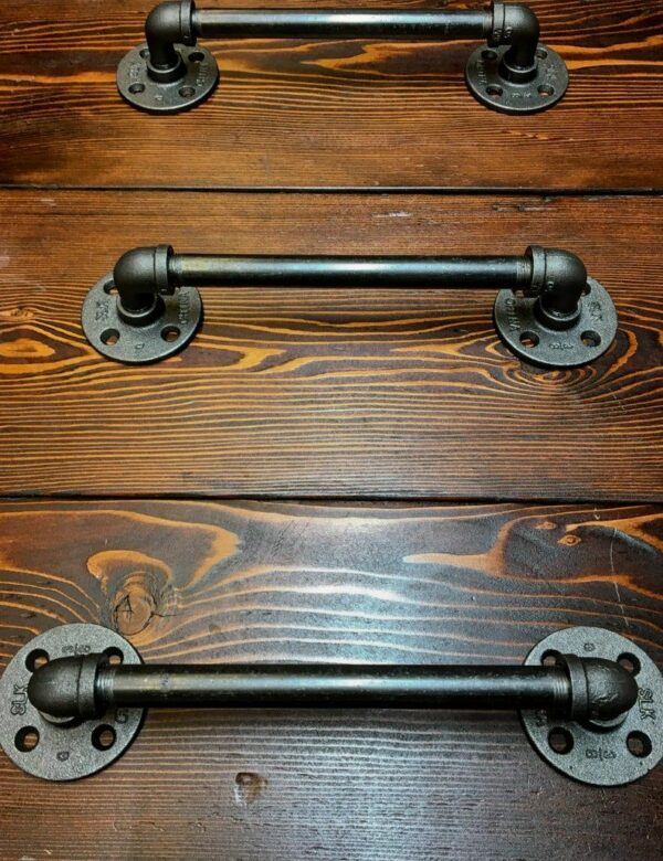 Vintage furniture handle and tie rod on industrial deco floor - MC Fact