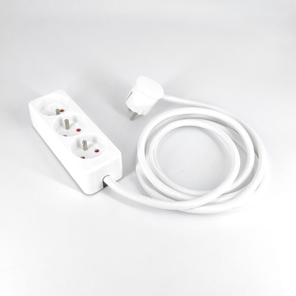 Multiprise Déco Blanc Française et Belge Avec Câble En Textile Blanc Dekorative Steckdosenleiste in Weiß mit weißem Textilkabel, mit französischen und belgischen Steckdosen – MCFE2010202T2